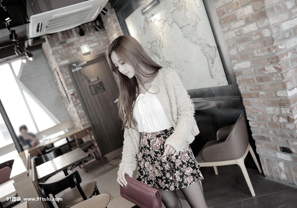 韩国人气模特 孙允珠 高清套图 074 [30P][ウォール 街 写真 スポット]