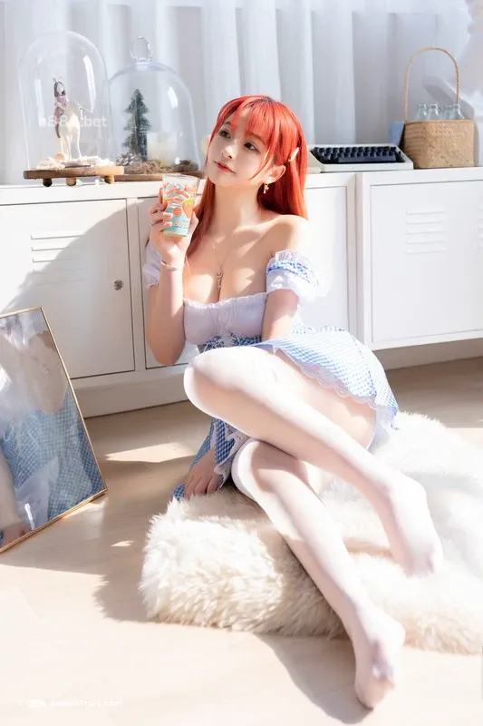 蓝白少女 [41P][もっと 写真 構図 の ルール ブック]