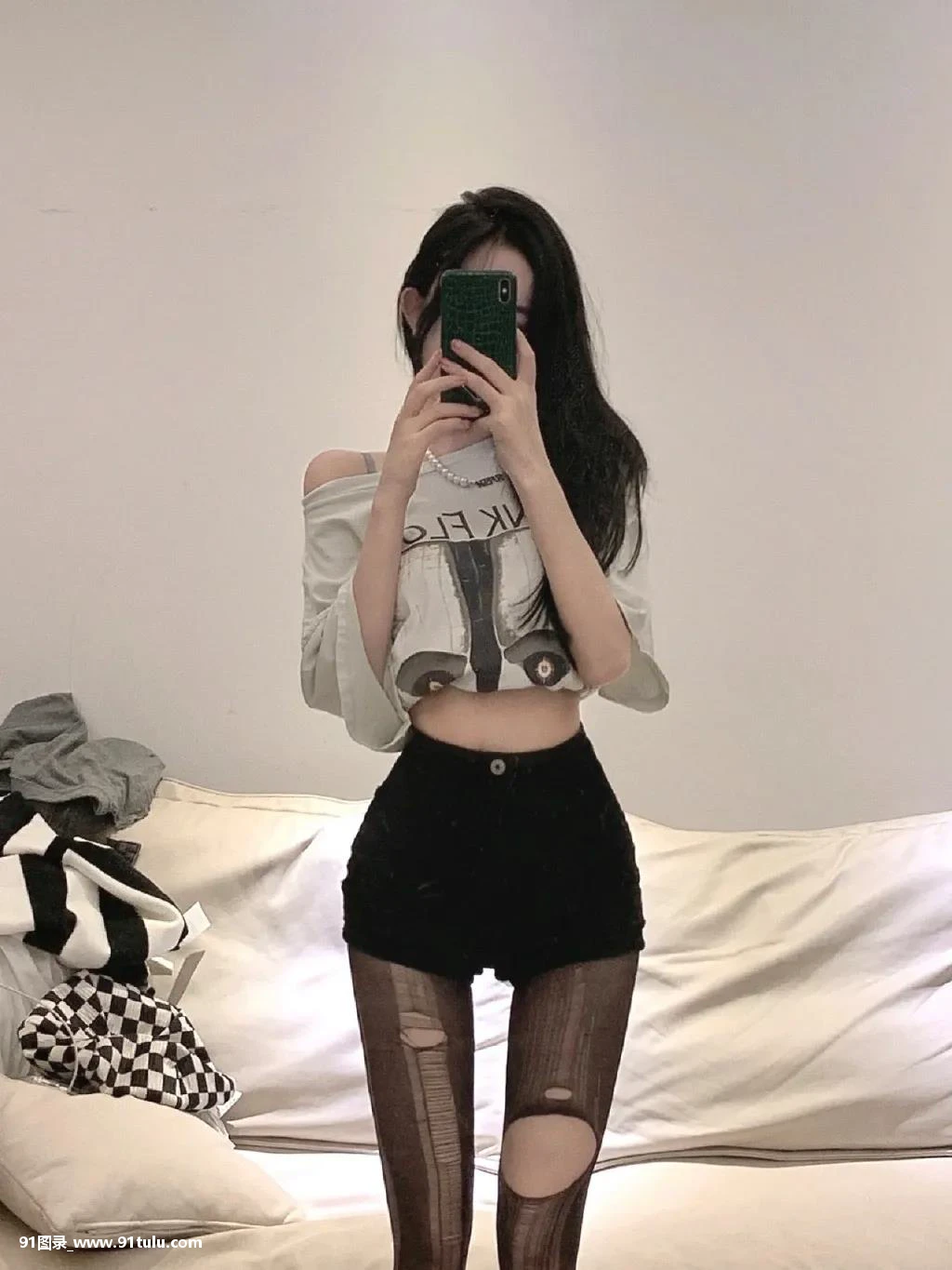 网络热门美少女 [20P][写真 の よう な 絵 色鉛筆]