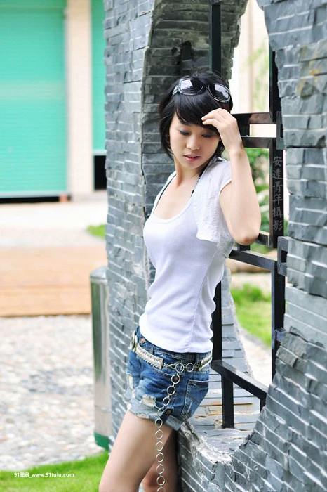 八卦百变女生・Ｂ涕虫 [10P][小姨子 偷拍]