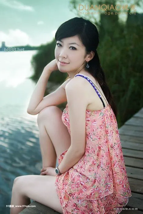 七月仲夏美女湖边拍写真 [8P][スタイリング 写真 撮り 方]