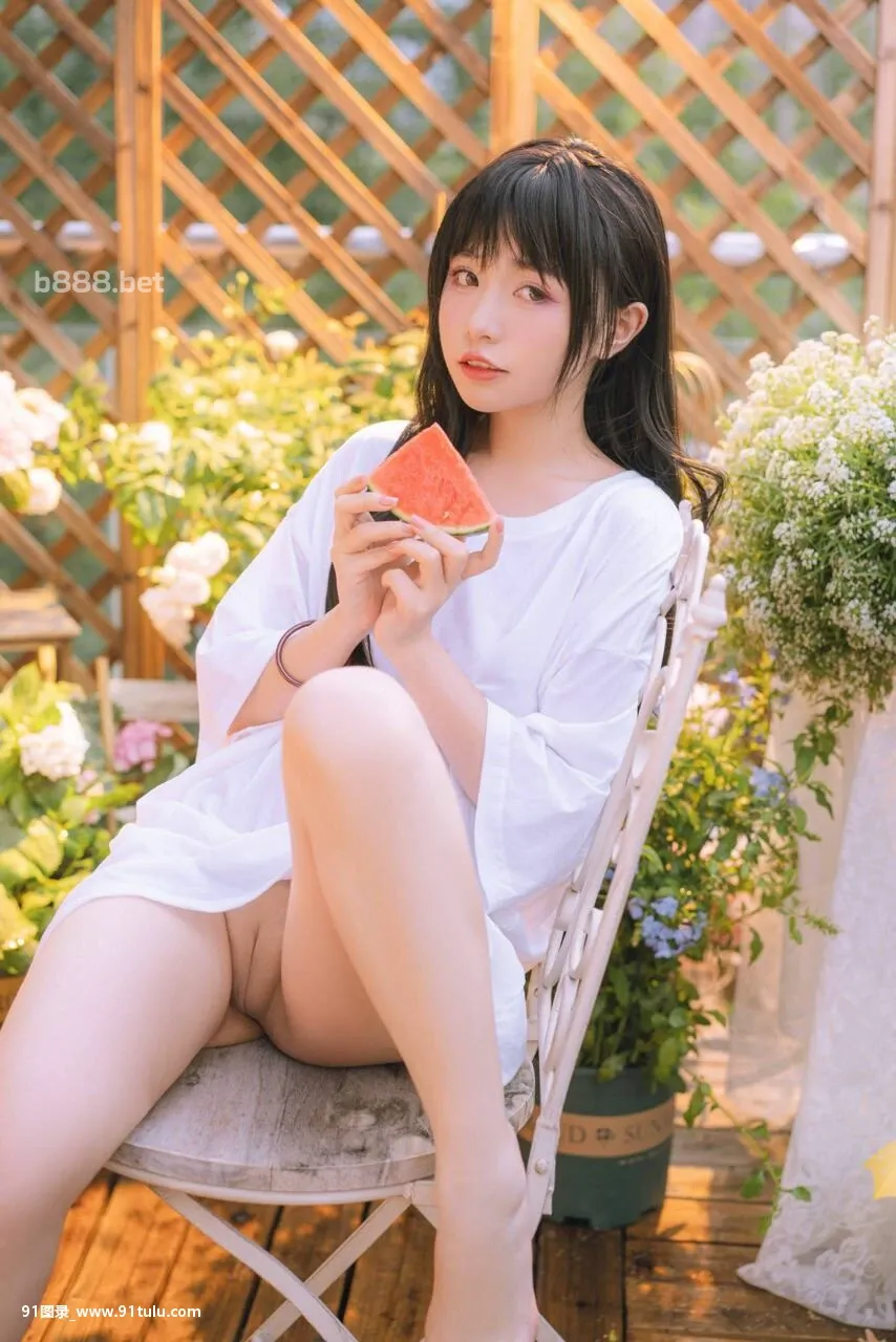 花园中的嫩妹 [25P][写真 新 世紀]