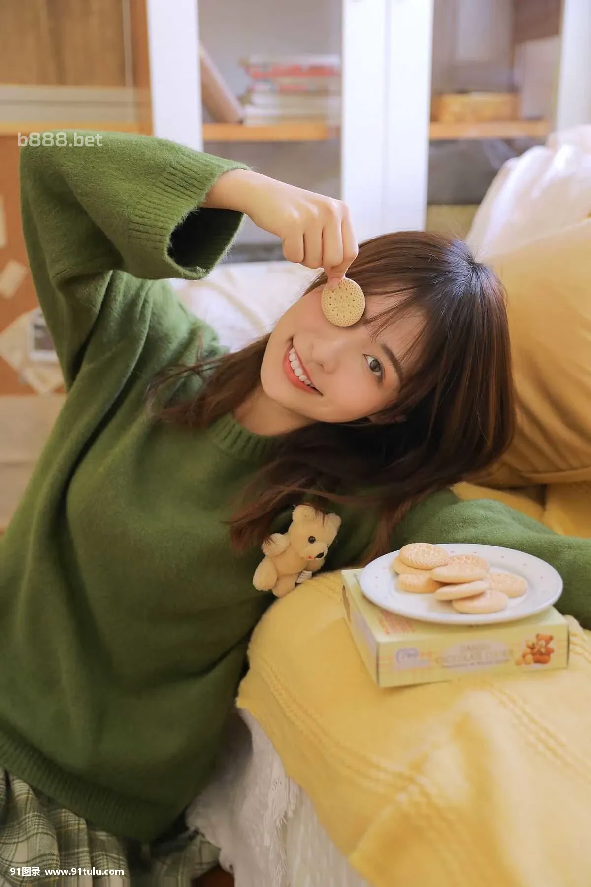 她的可爱单纯好像全是与生俱来 [12P][写真 を 撮る 目的]