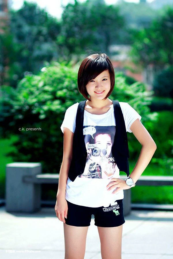 清纯可爱的乖巧小妹写真 [9P][漫展 偷拍]