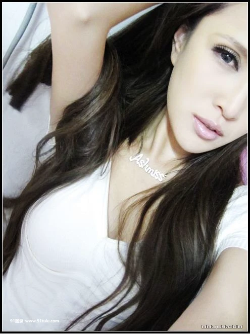 爱秀项链的富二代小公主 [10P][エアビー パスポート 写真]