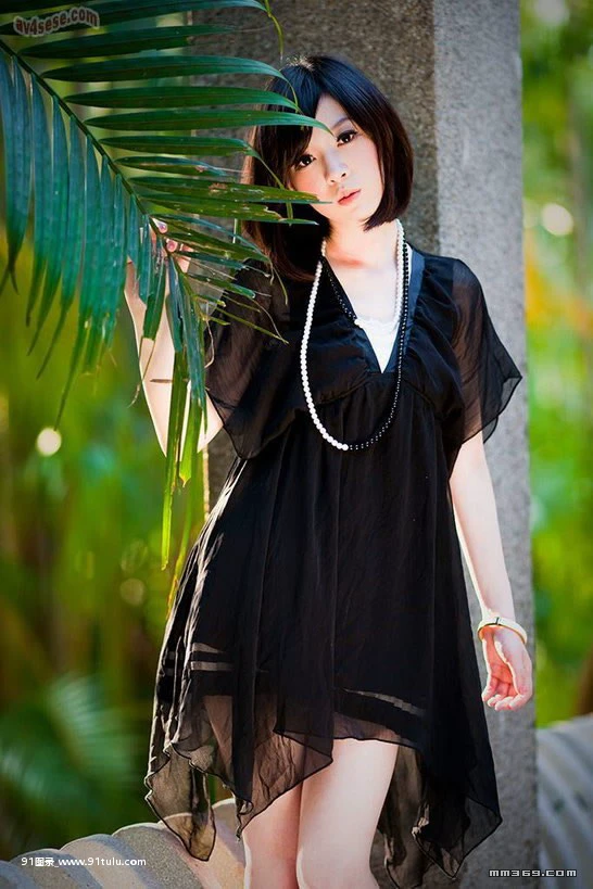 惊艳脱俗的院校美女校花 [11P][misono ラブホ 全裸 画像]