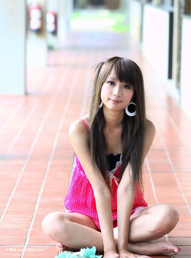 美丽长腿美女金美姬清纯写真照 [8P][バイアグラ25 写真]