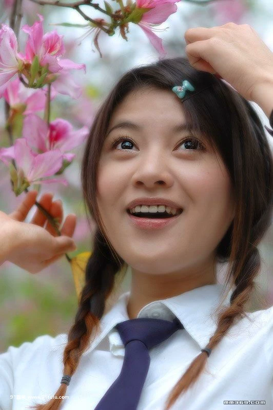 福州大学校花美女好身材 [12P][プロフィール 写真 専門]