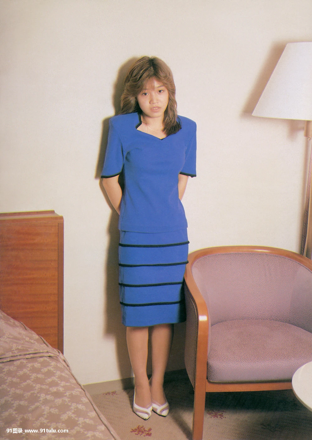 依稀蓝装遮不住迷人的背影 [22P][昆虫 写真]