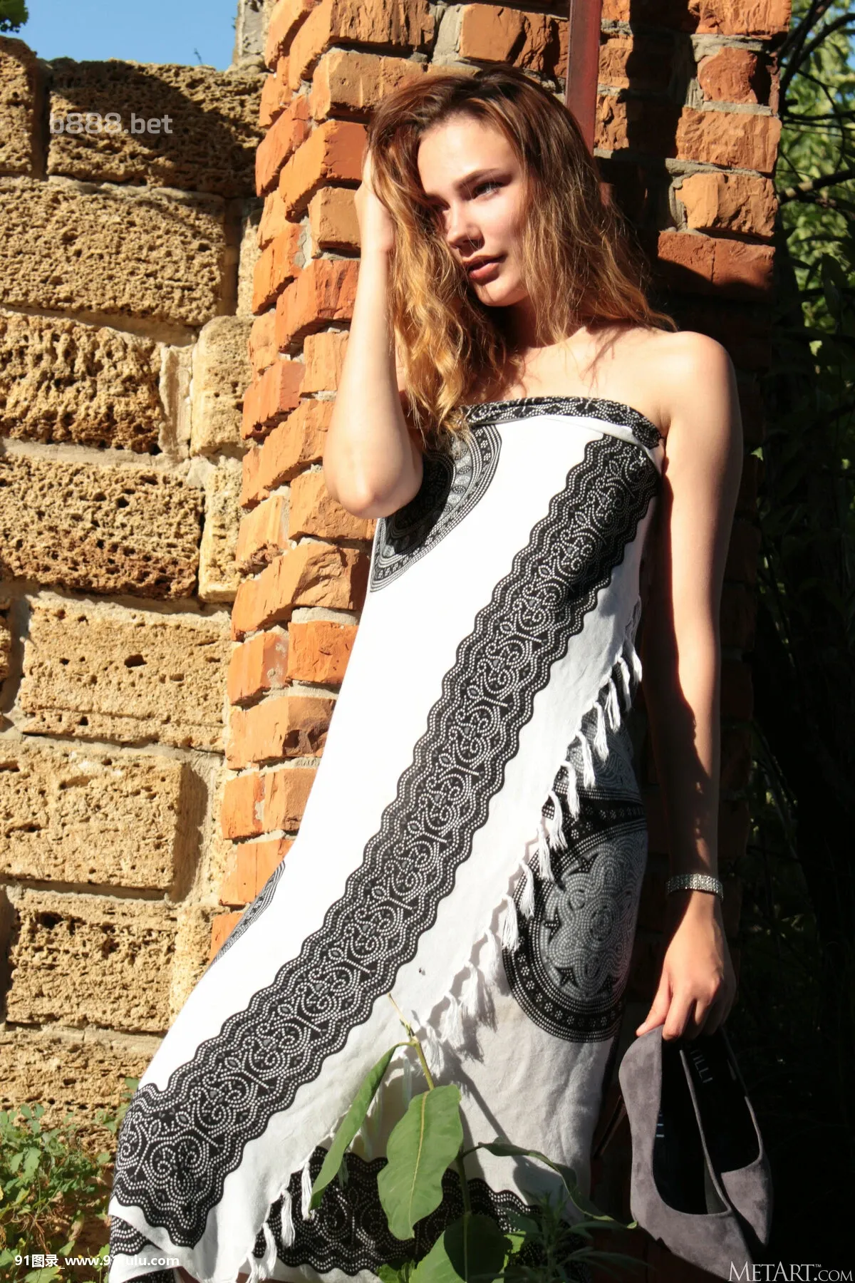 格外甜美的她向我们展示可爱小乳房 [20P][インスタ 写真 音楽]