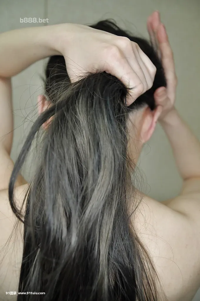 Fuckable asian MILF with tiny tits Kazue Yabuta taking bath [15P][侑芯 全裸]