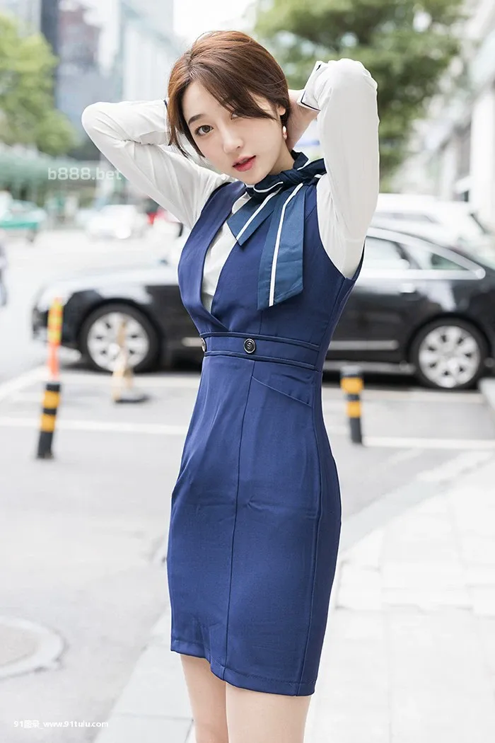 实习服务员九月生蜜汁美臀香滑顺手 [82P][icloud 写真 アップデート 進まない]