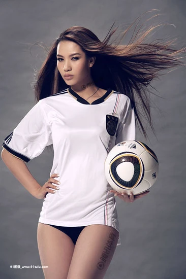 世界杯宝贝诠释非洲狂野足球 [15P][アルバム 仕掛け 飛び出す 写真]